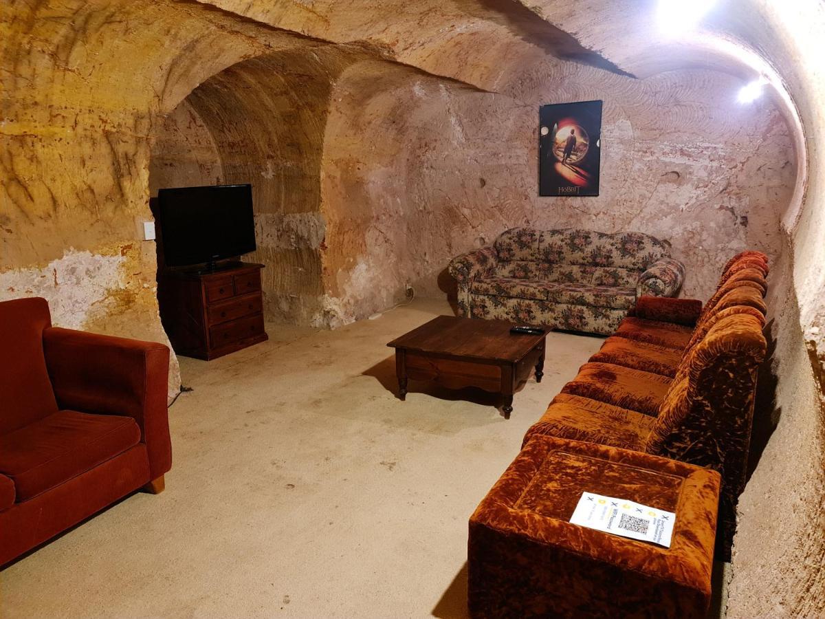 Underwood Court Fresh Dugout- Hosted By Coober Pedy Accommodations 외부 사진